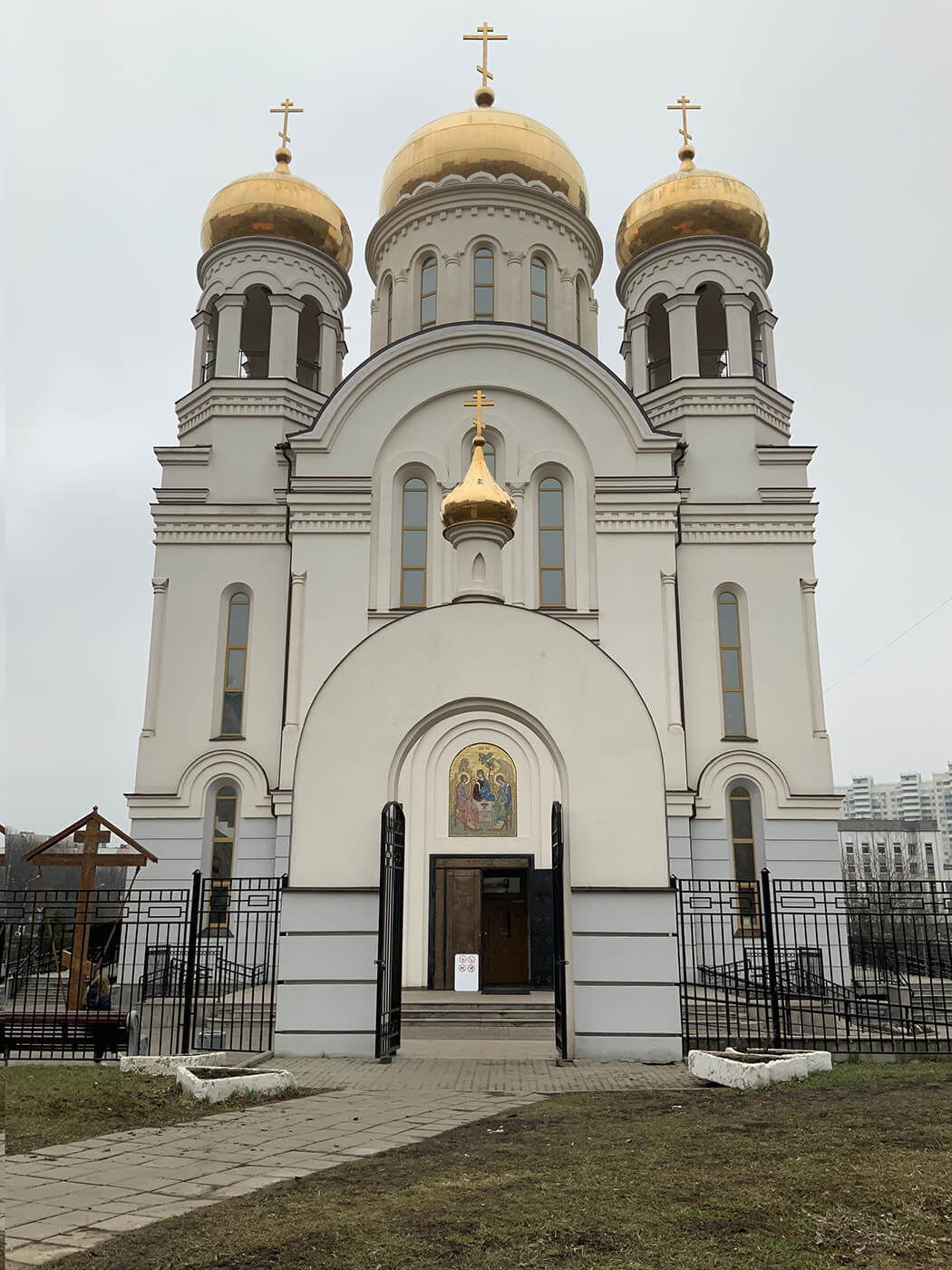 Мозаичная икона Троица ветхозаветная. Церковь Всех Святых в Земле  Российской Просиявших — Модуль